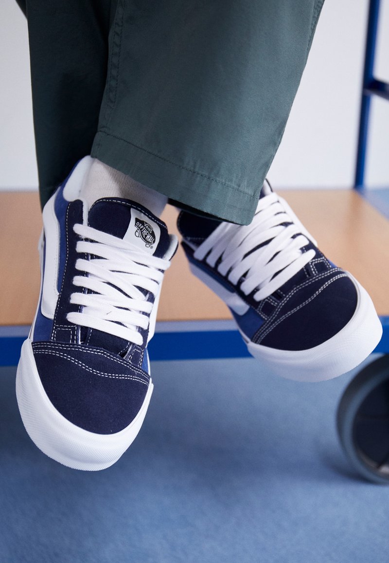 Vans KNU skool navy White