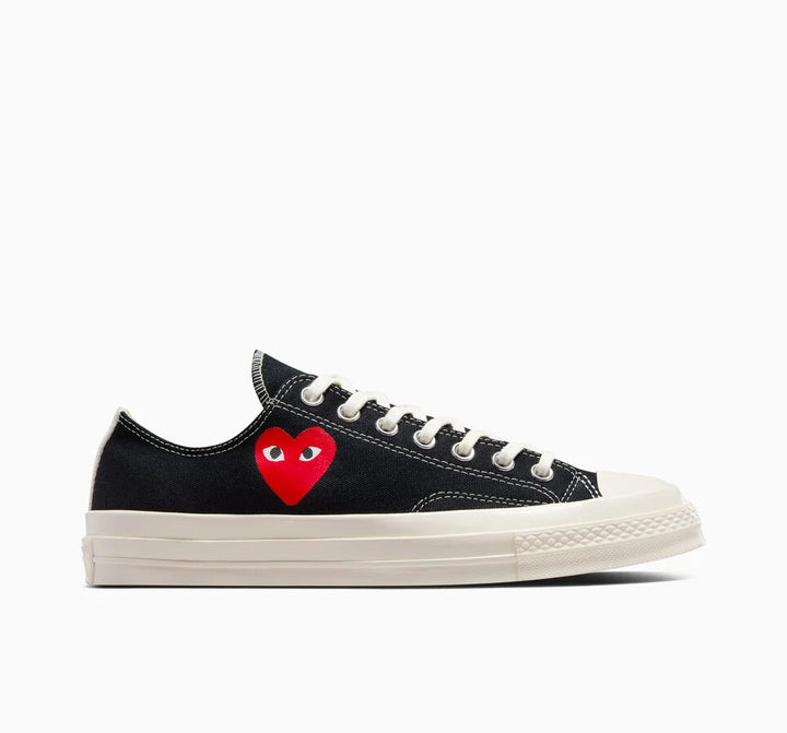 PLAY Comme des Garçons Single Heart Chuck 70 low top black