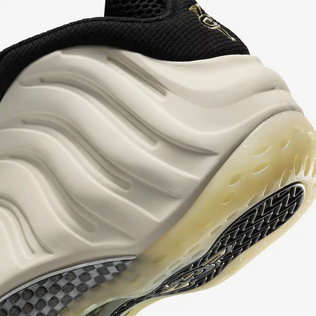 Nike Air Foamposite One Team Gold