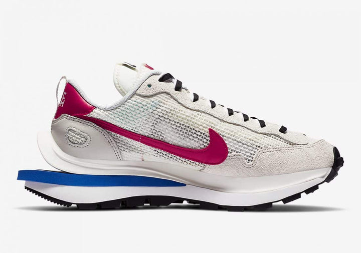 Sacai x Nike Vaporwaffle Sail Sport Fuchsia